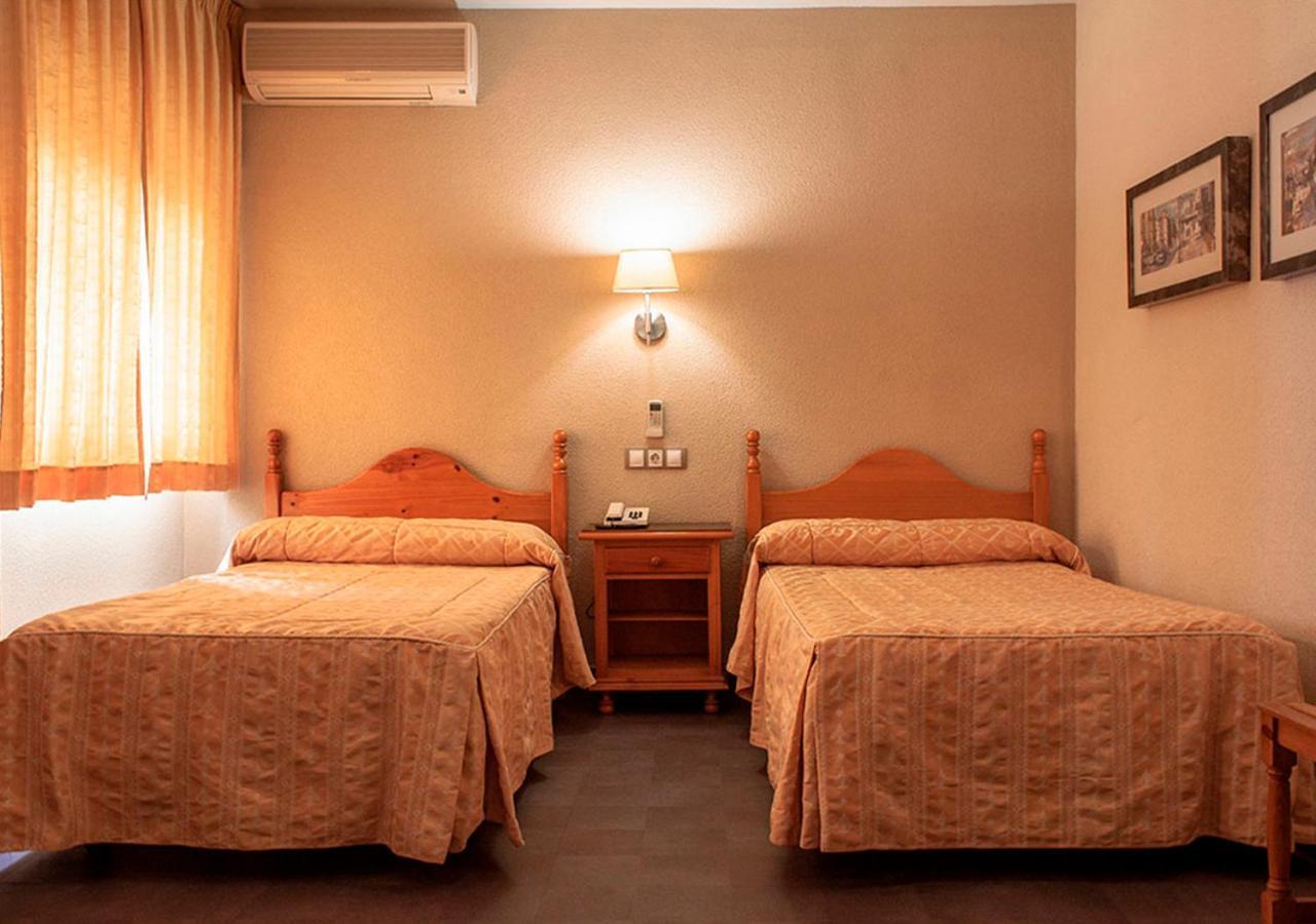 Hotel La Zambra Mancha Real Bagian luar foto